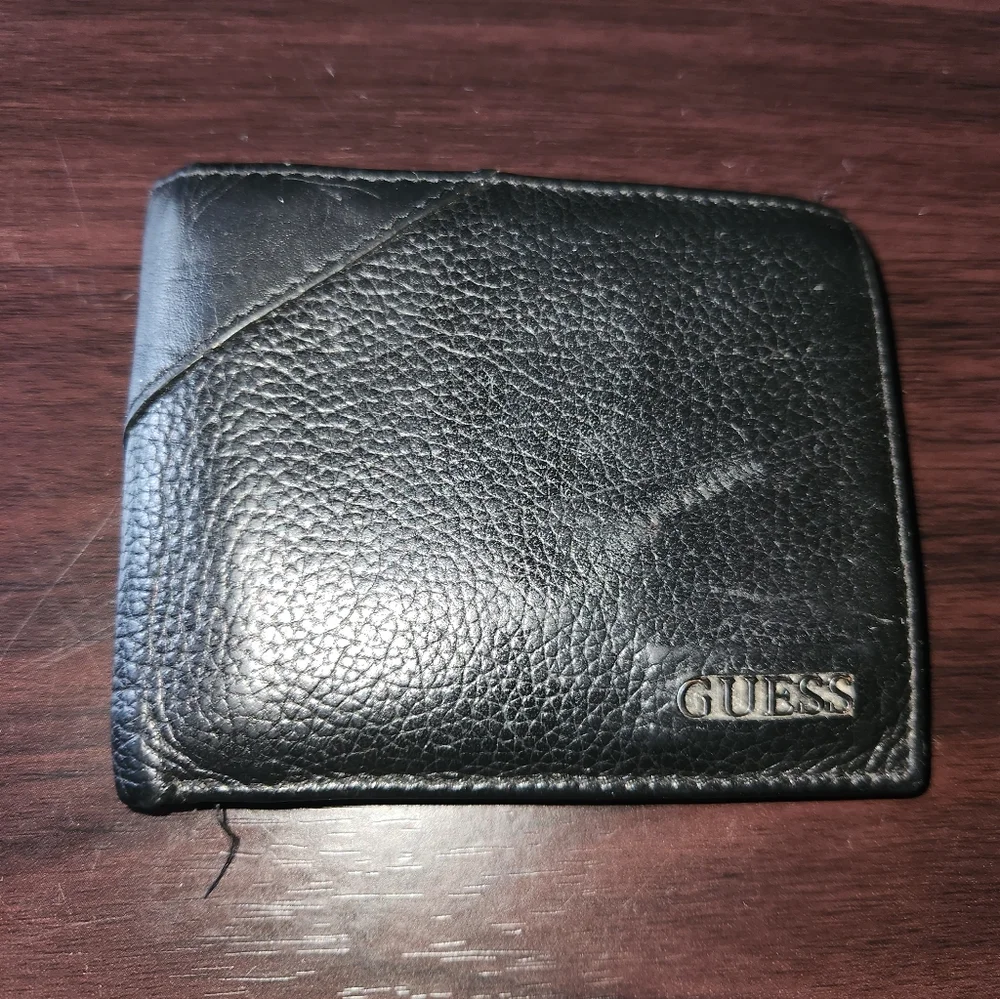 GUESS Men's Monterrey Billfold Wallet